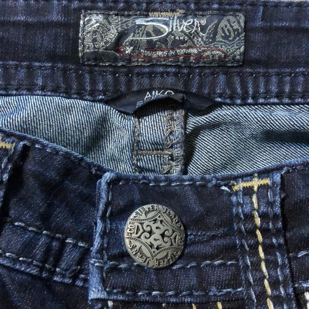 Silver Jeans - Picture 3 of 7